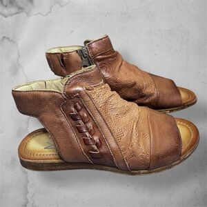 Miz Mooz Flaire Sandals Size 37 *WIDE* US 6.5 Leather Ruched Brandy Brown Zipper